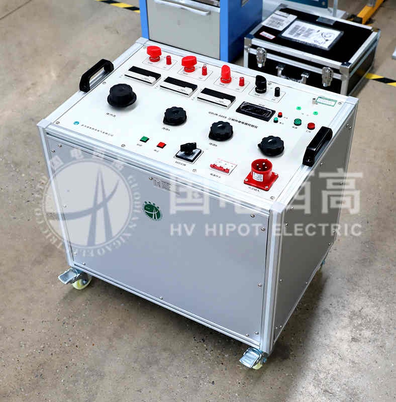 三相熱繼電器測試儀主機右側