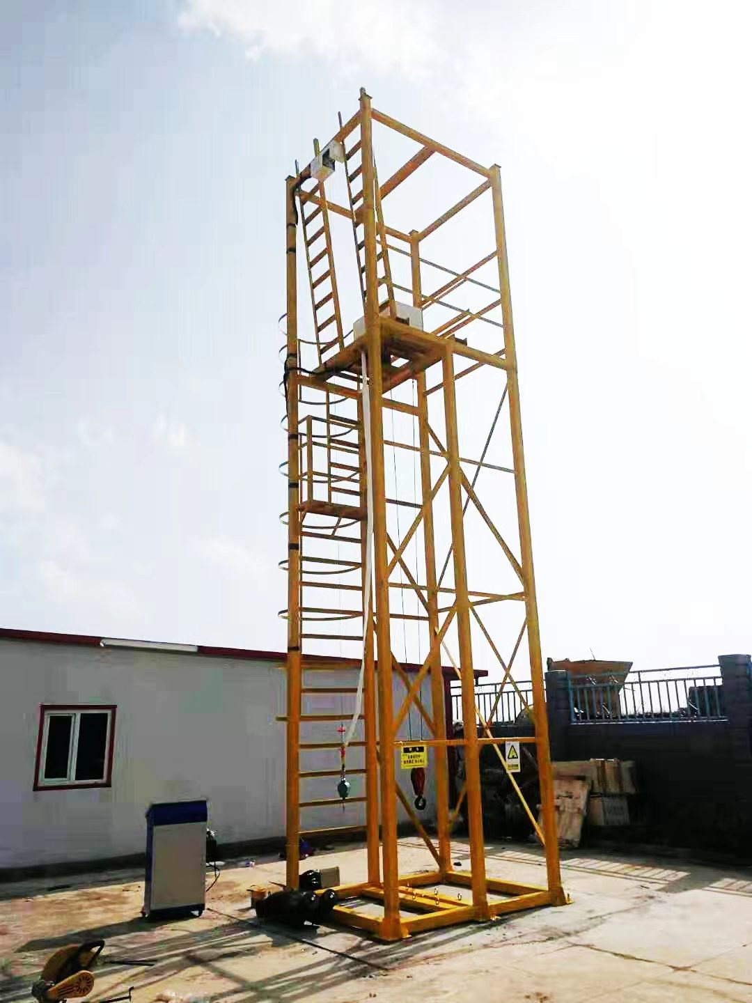 安全帶綜合測試機現場圖